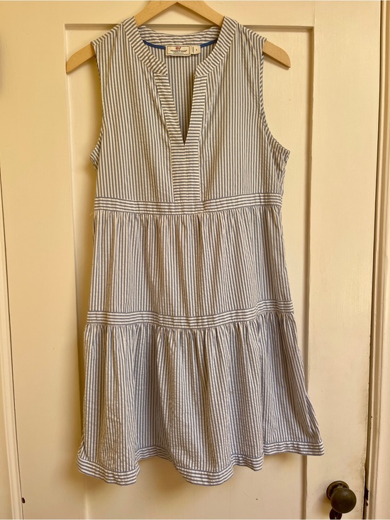 Vineyard Vines Dresses & Skirts - Vineyard Vines Sleeveless Striped Tiered Dress - Light Blue & White